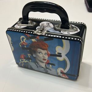 🔥🔥Vintage Collectible “I LOVE LUCY” Metal Tin Box - 7”x5”x3” - EXCELLENT